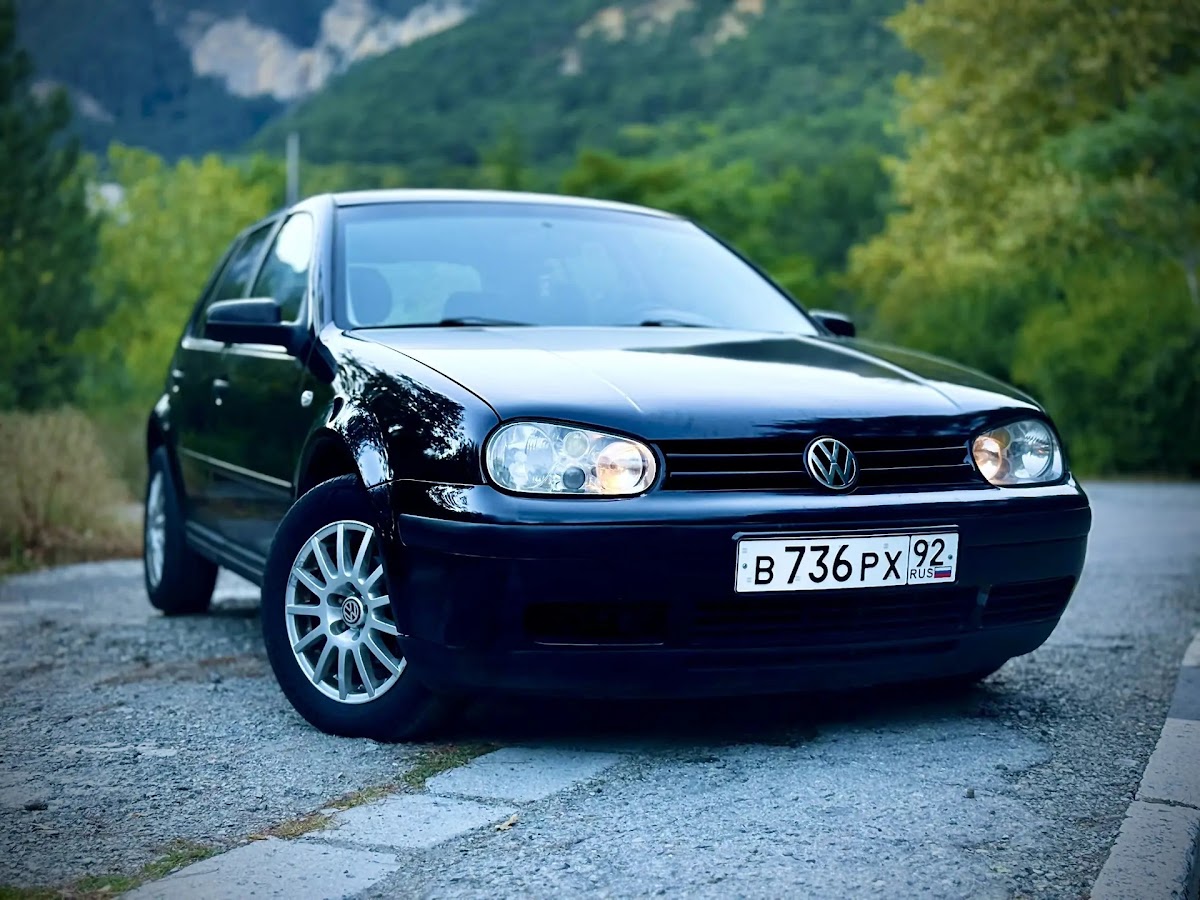 VOLKSWAGEN GOLF, фото 1