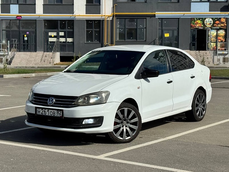 VOLKSWAGEN POLO