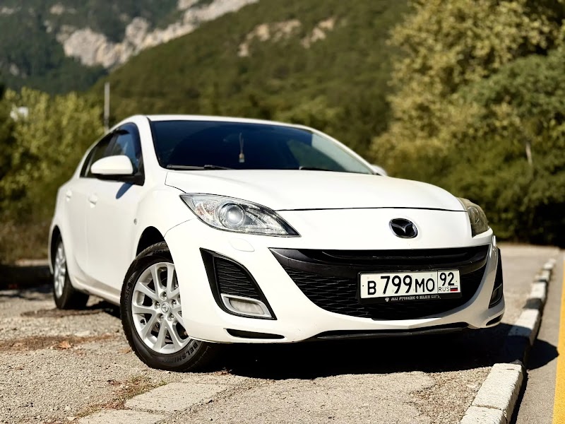 MAZDA 3